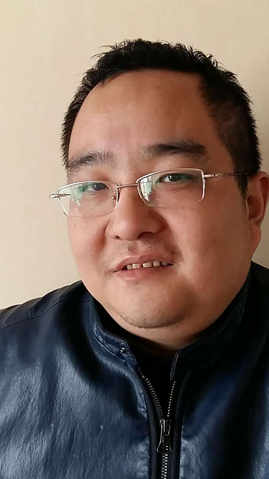 資深包裝師(shī) 張漢橋 資深包裝師(shī) 張漢橋